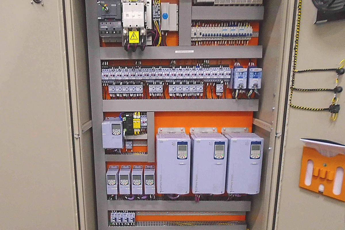 Instalação de Painel Elétrico da Pix Engenharia