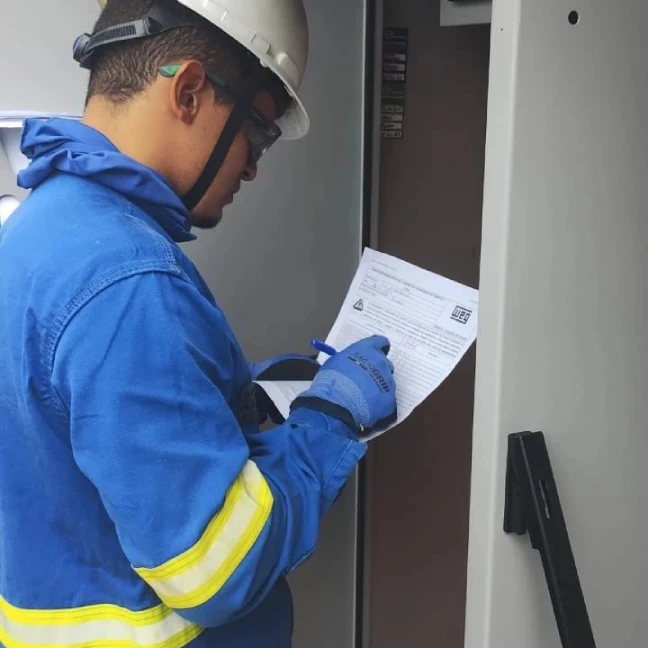 Comissionamento a frio e a quente de painéis elétricos
